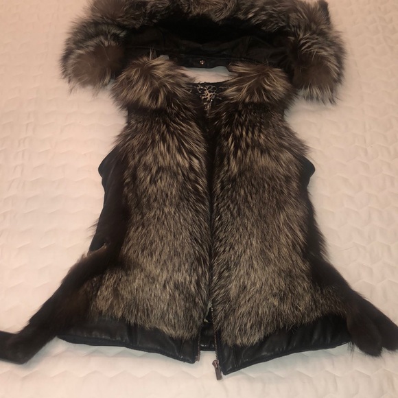 Fur vest - Picture 3 of 8